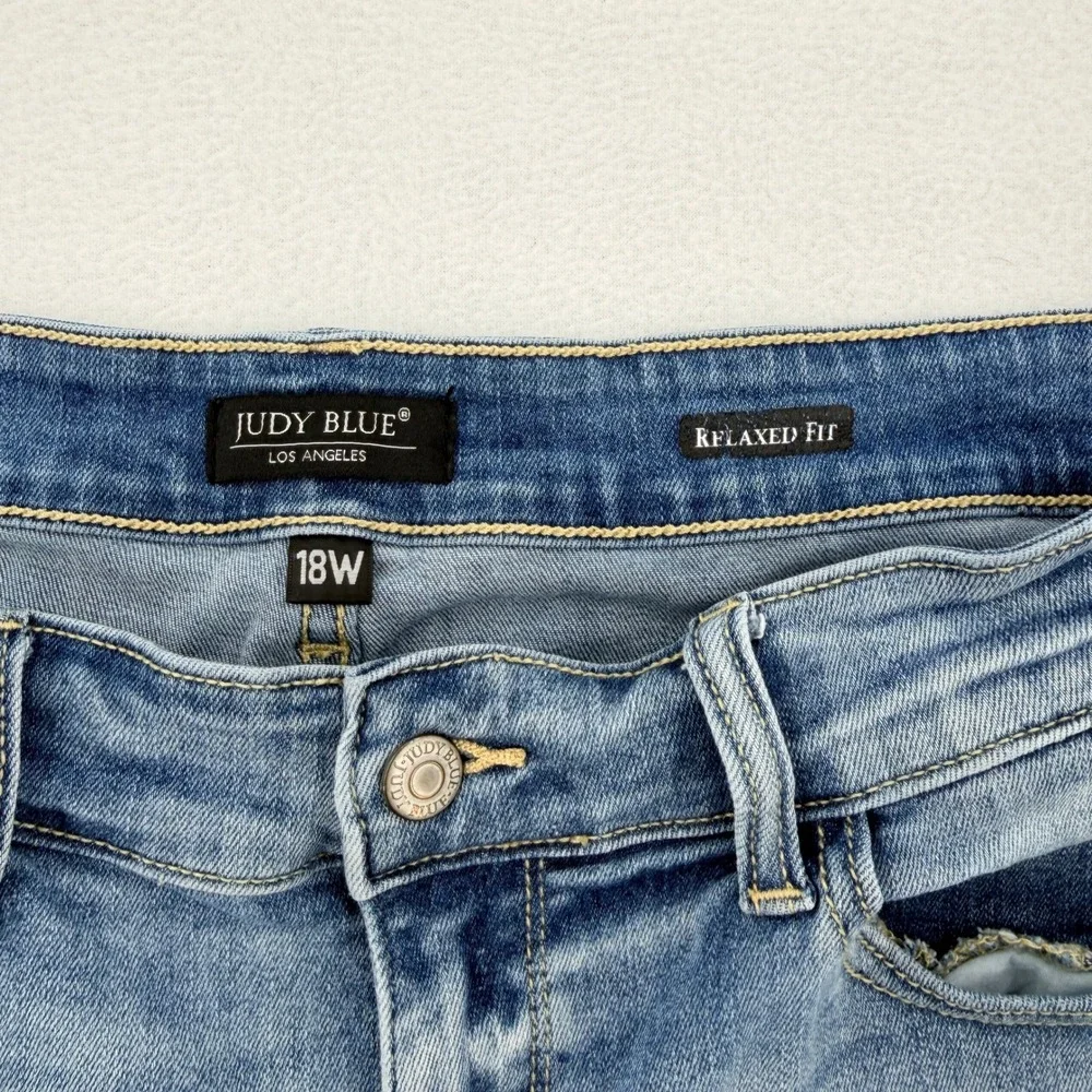 Judy Blue Relaxed Fit Light Wash High Rise Tapered Jean 18W JB82336LT-PL Stretch